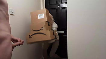 A frantic masturbator encounters a courier and she consents to assist him in reaching climax